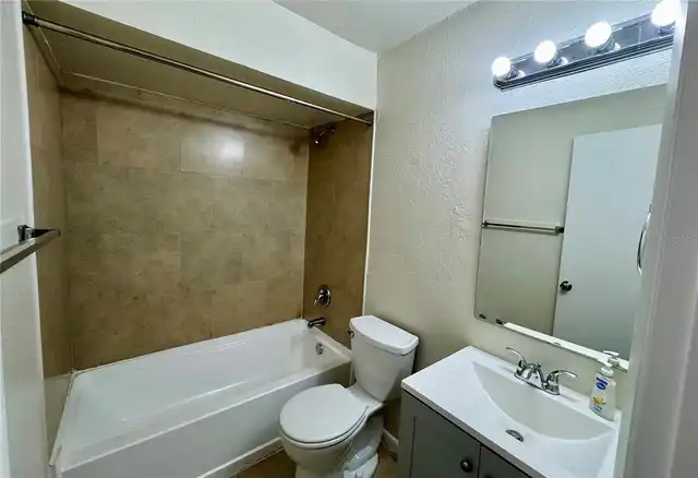 Listing Photo 14