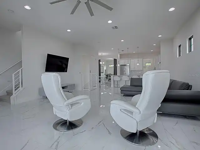 Listing Photo 15