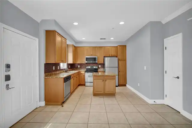 Listing Photo 15