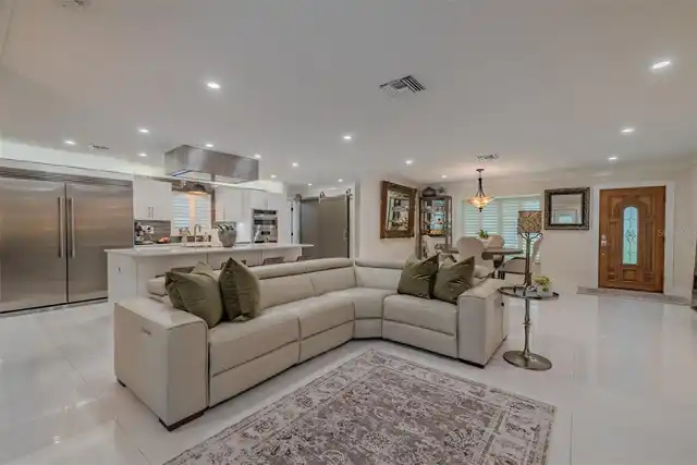 Listing Photo 16