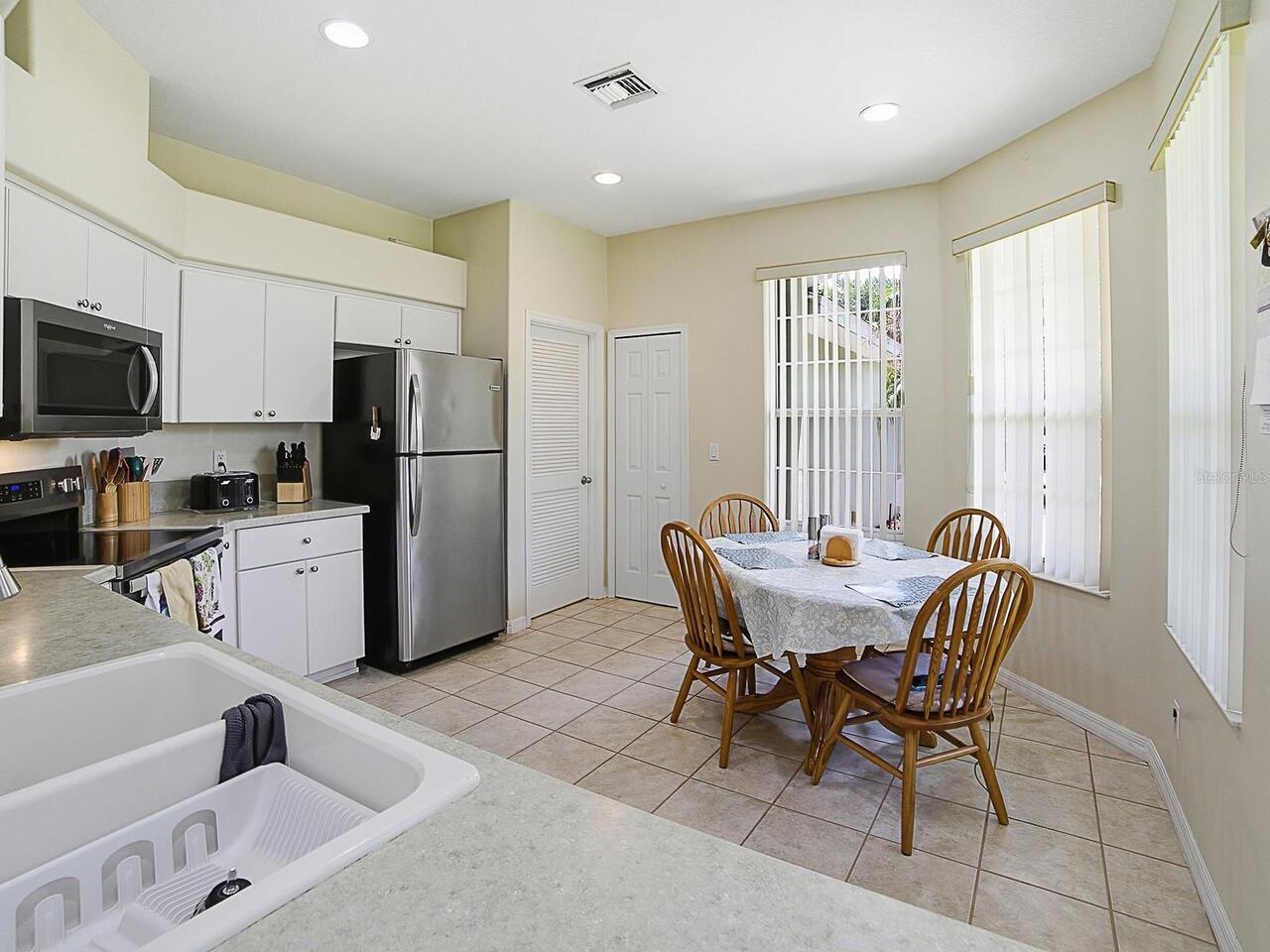 Listing Photo 8