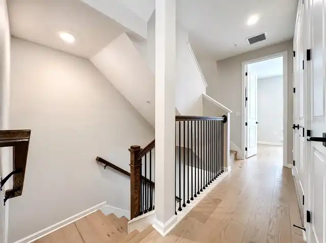 Listing Photo 11
