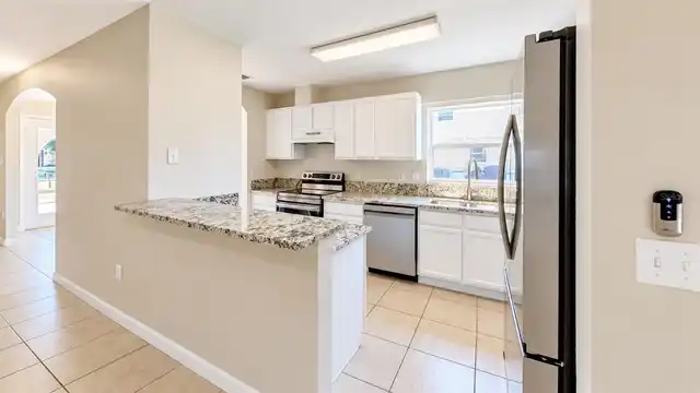 Listing Photo 7
