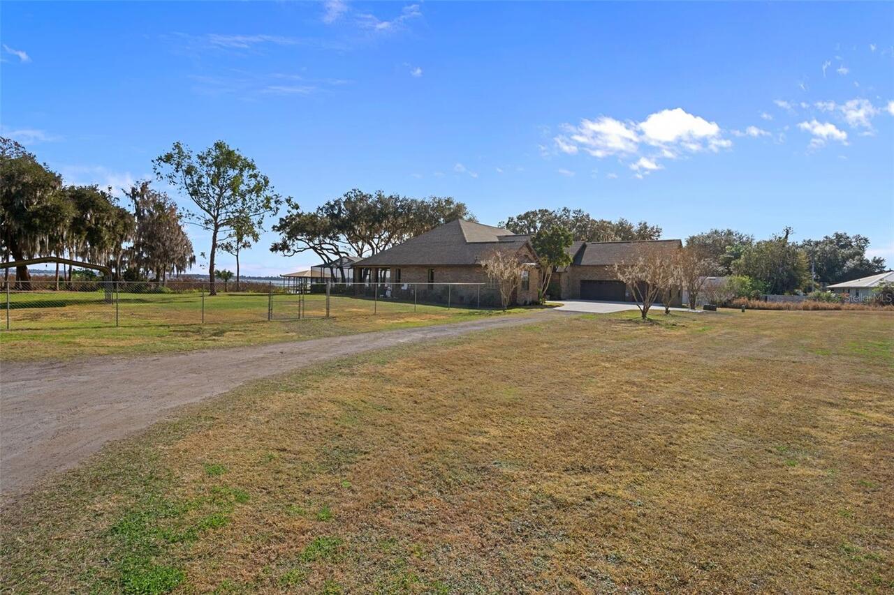 Listing Photo 11
