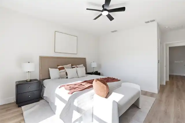 Listing Photo 12