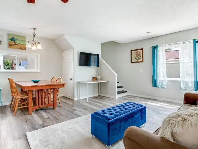 Listing Photo 11