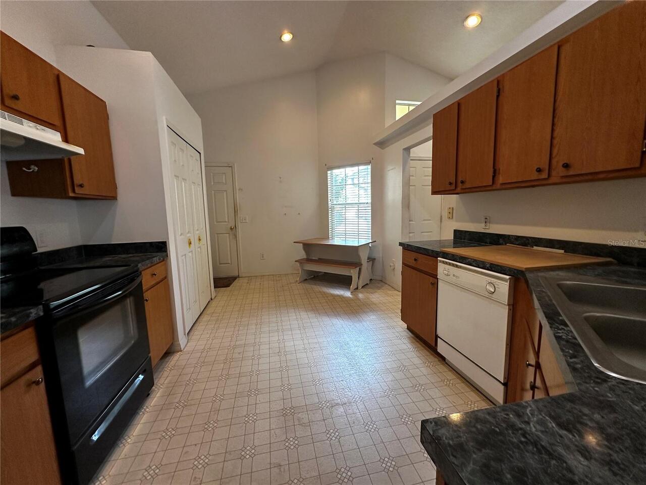 Listing Photo 14