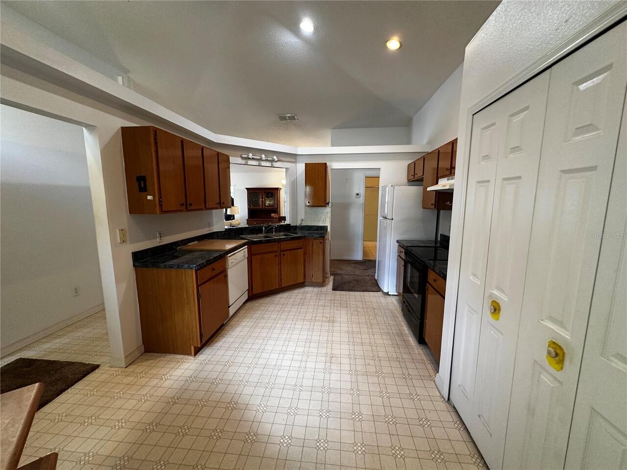 Listing Photo 17