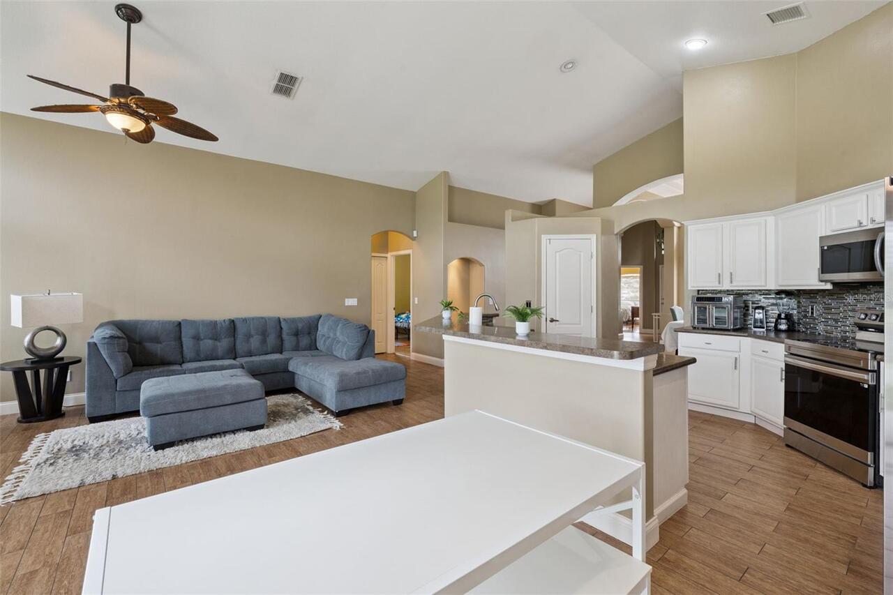 Listing Photo 14