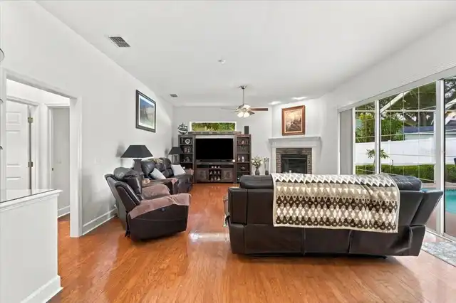 Listing Photo 7