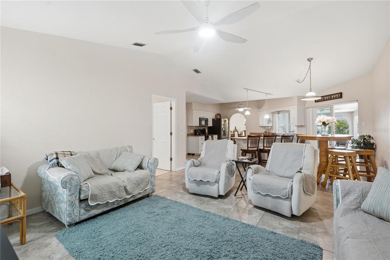 Listing Photo 10