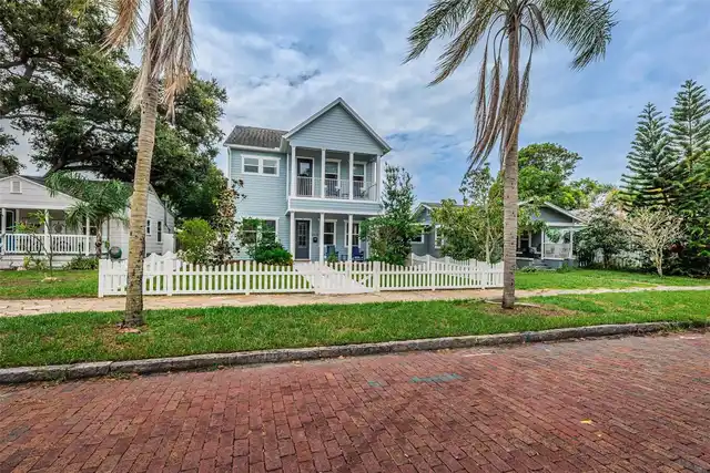 Listing Photo 4