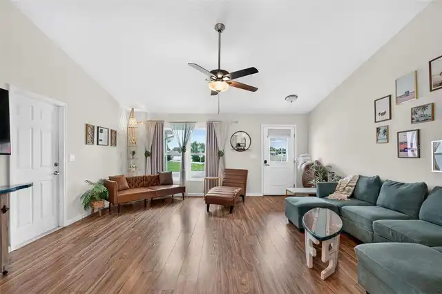 Listing Photo 7