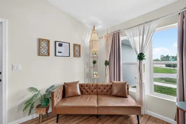 Listing Photo 9