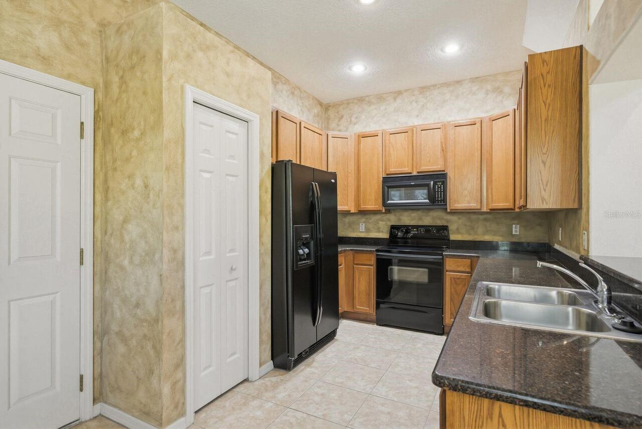 Listing Photo 9