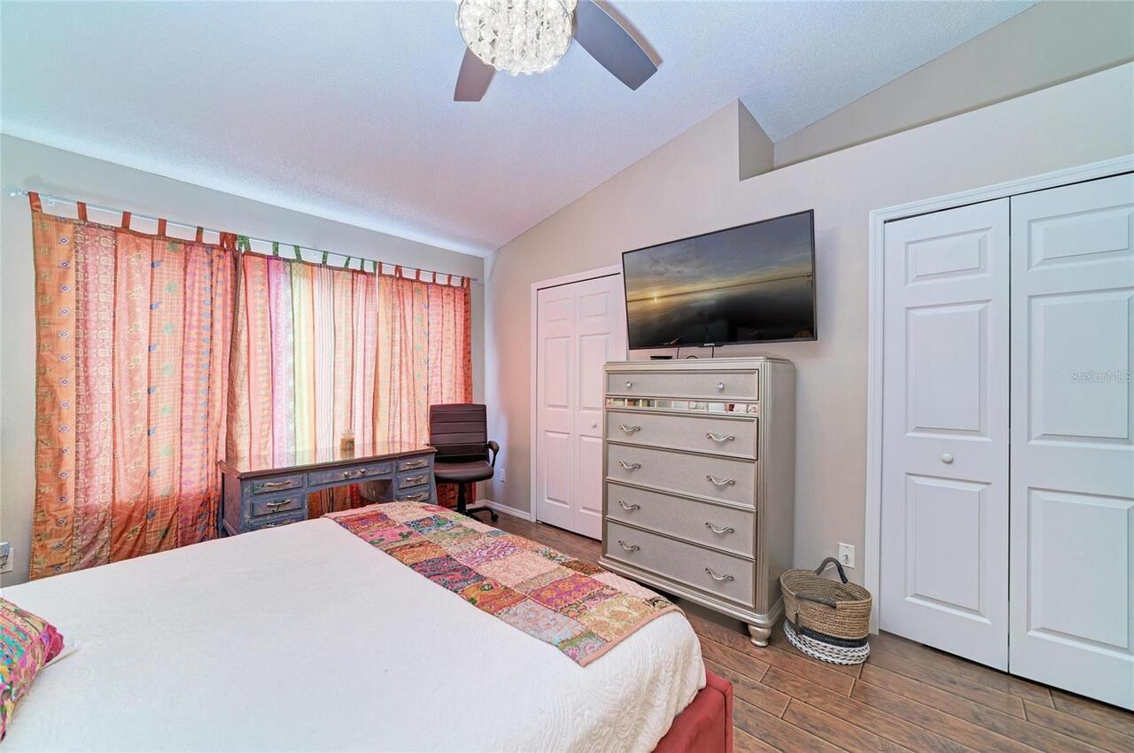 Listing Photo 22