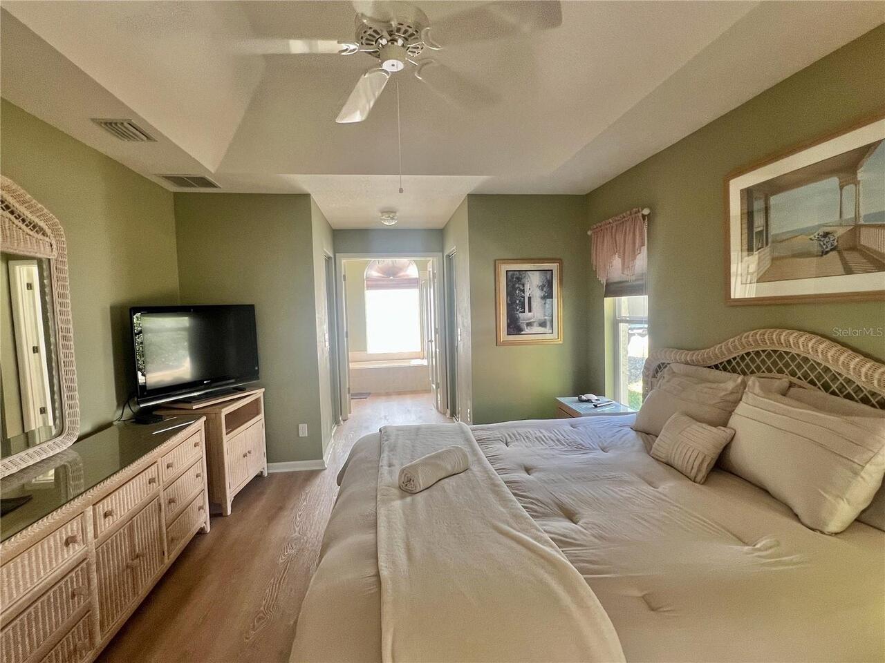 Listing Photo 10