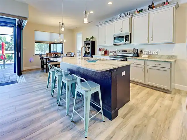 Listing Photo 17