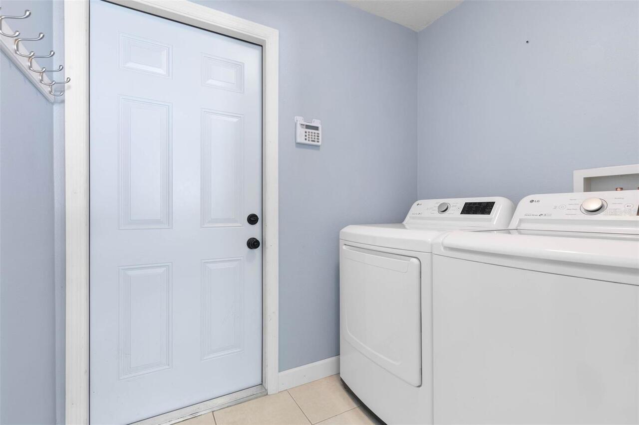 Listing Photo 10
