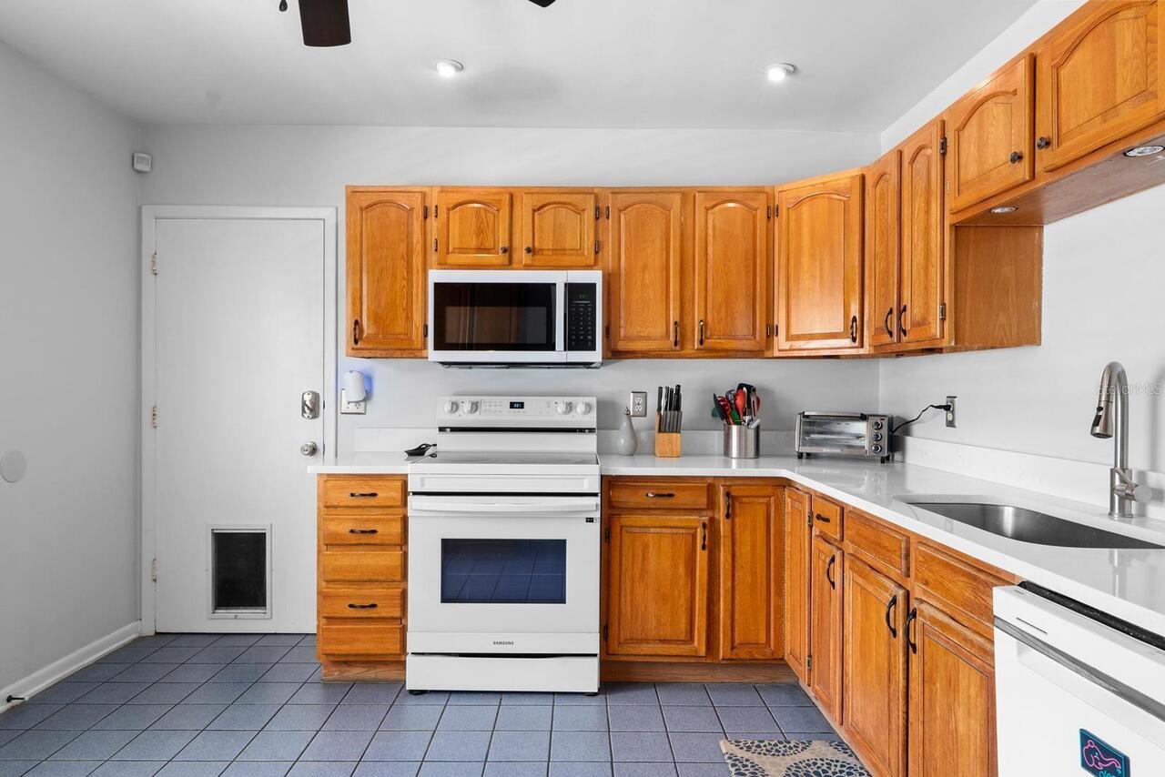 Listing Photo 10
