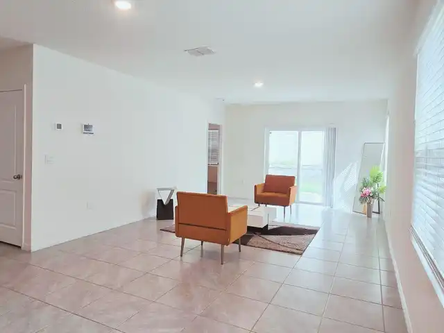 Listing Photo 13