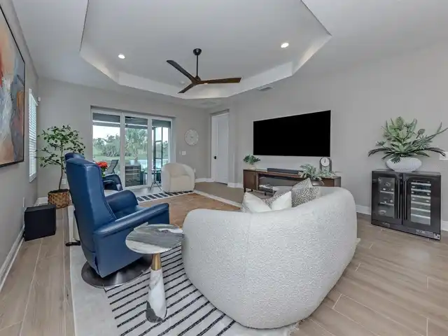 Listing Photo 8