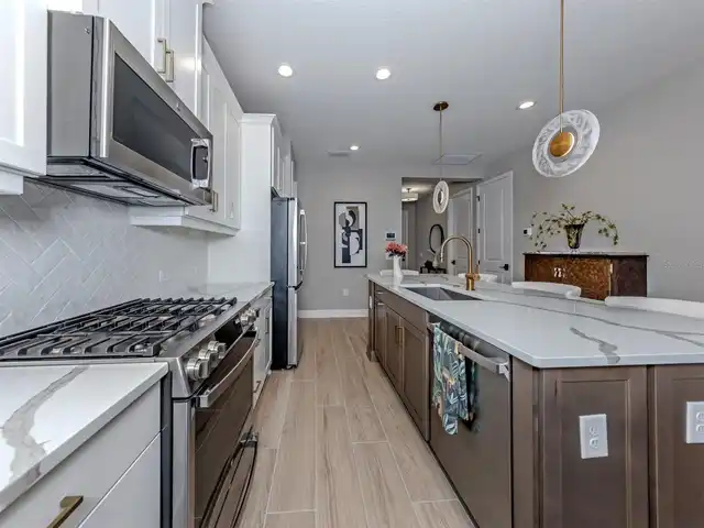 Listing Photo 16