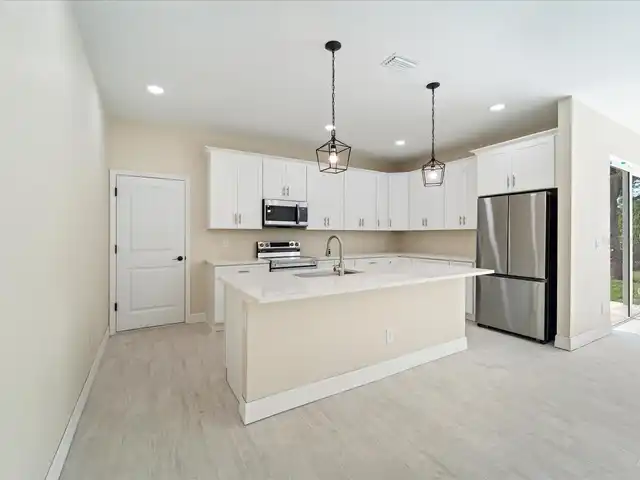 Listing Photo 8