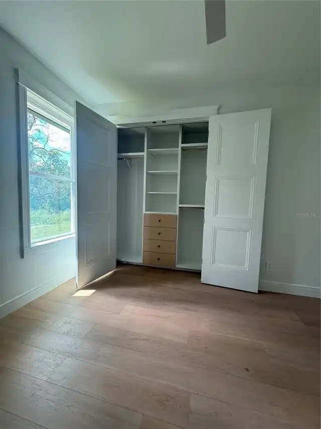 Listing Photo 12