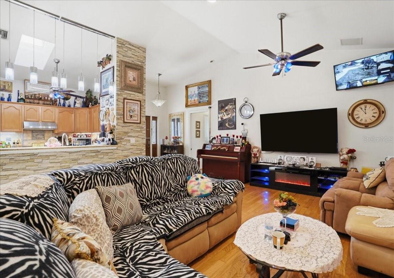 Listing Photo 8