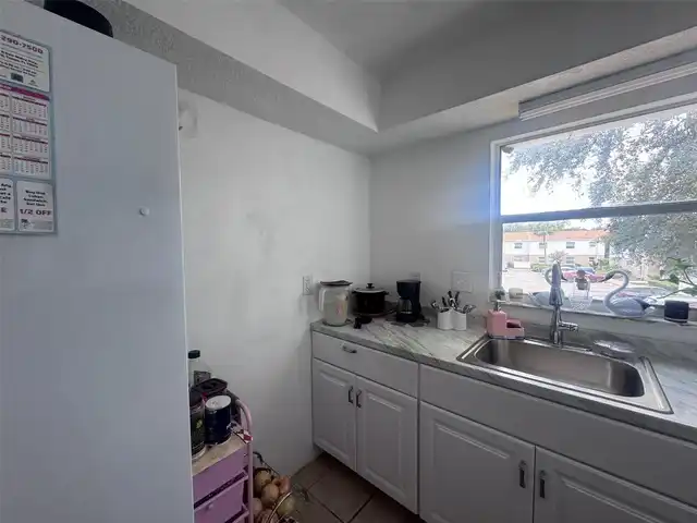 Listing Photo 12