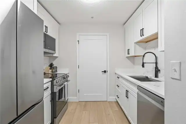 Listing Photo 7