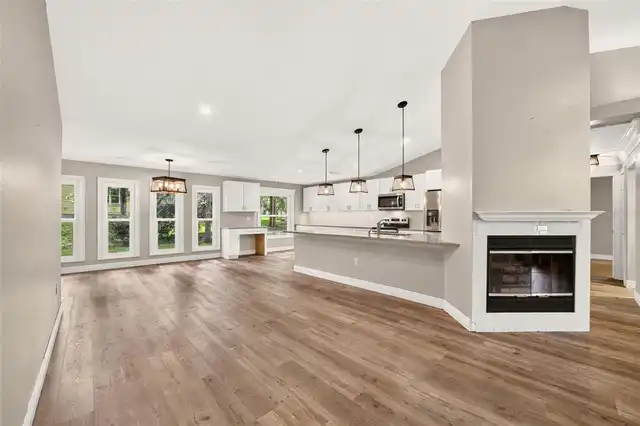 Listing Photo 9