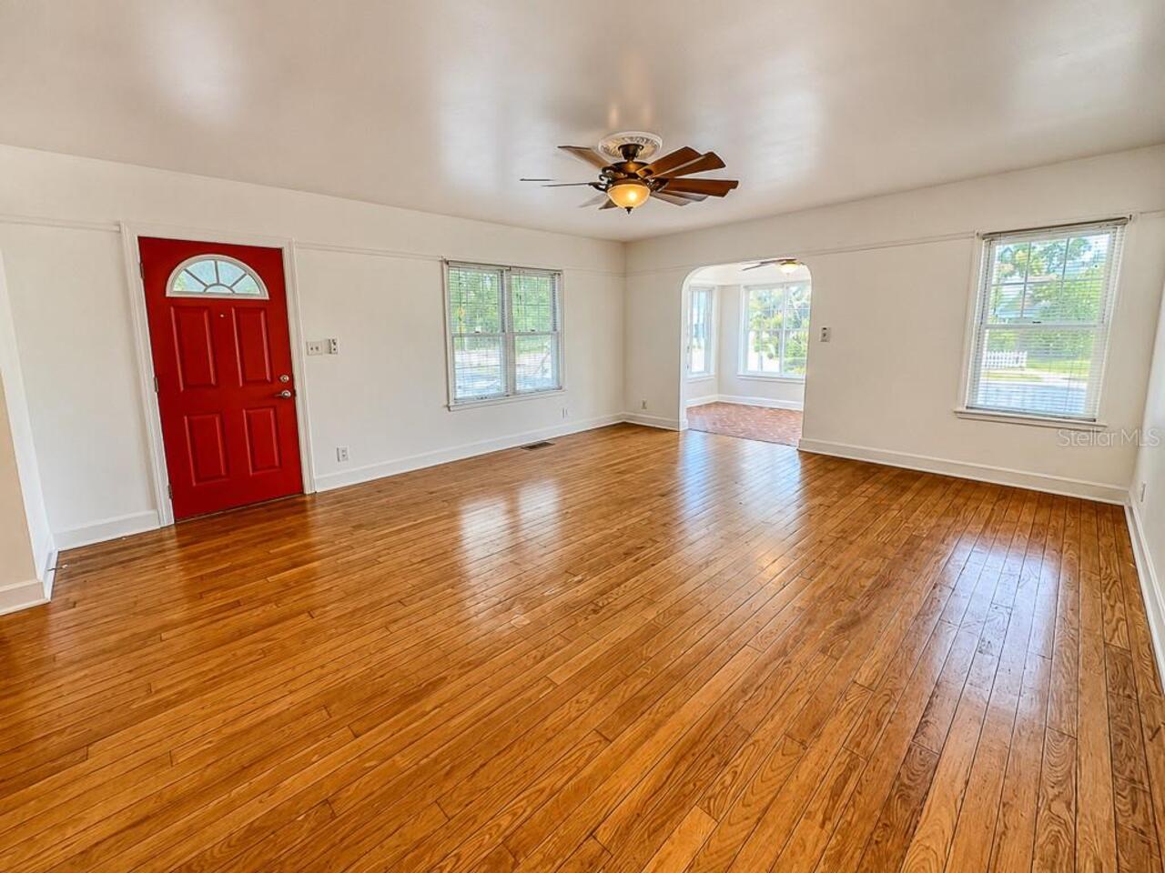 Listing Photo 12