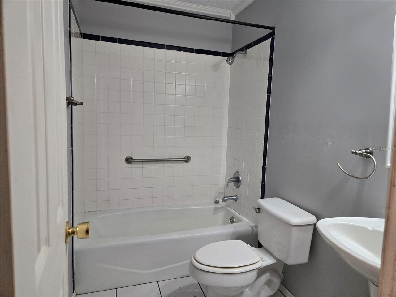 Listing Photo 11