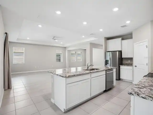 Listing Photo 12
