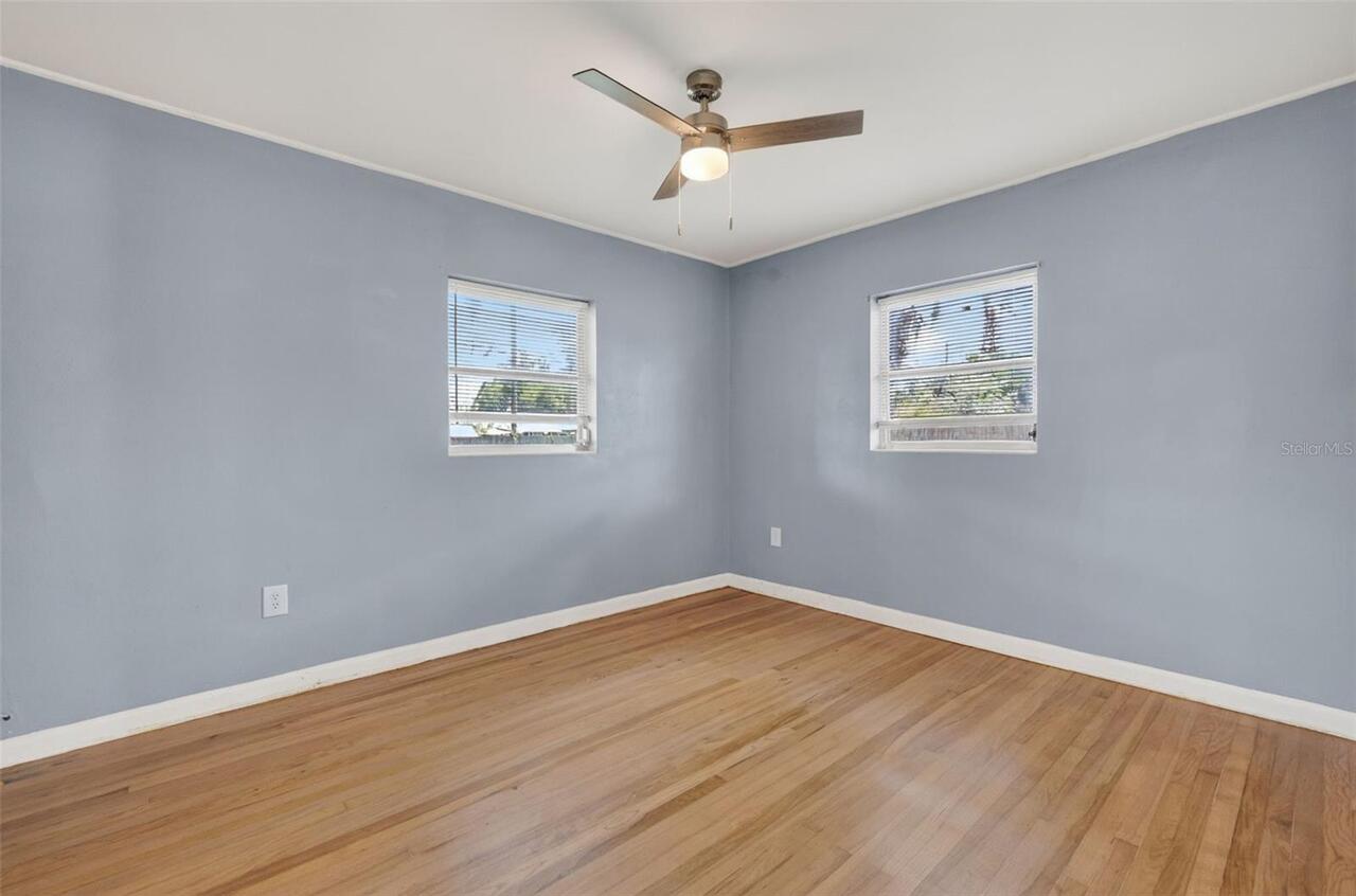 Listing Photo 12