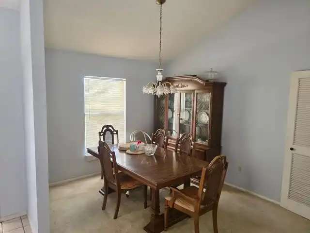 Listing Photo 10