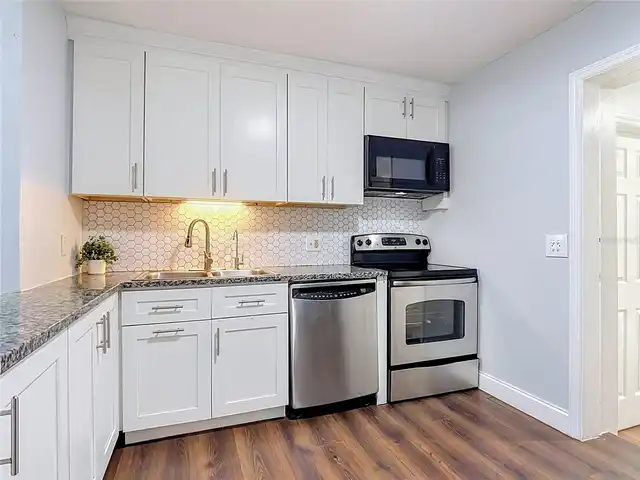 Listing Photo 11