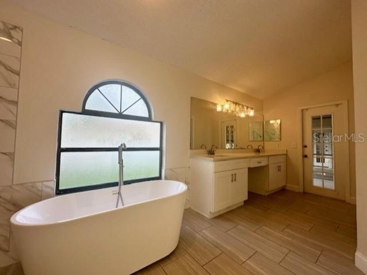 Listing Photo 9