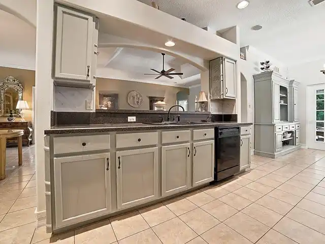Listing Photo 28
