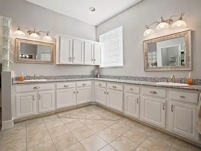 Listing Photo 36
