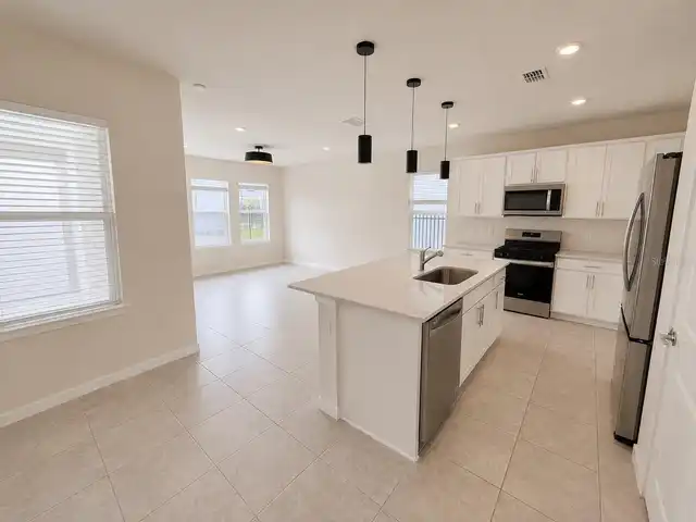 Listing Photo 9
