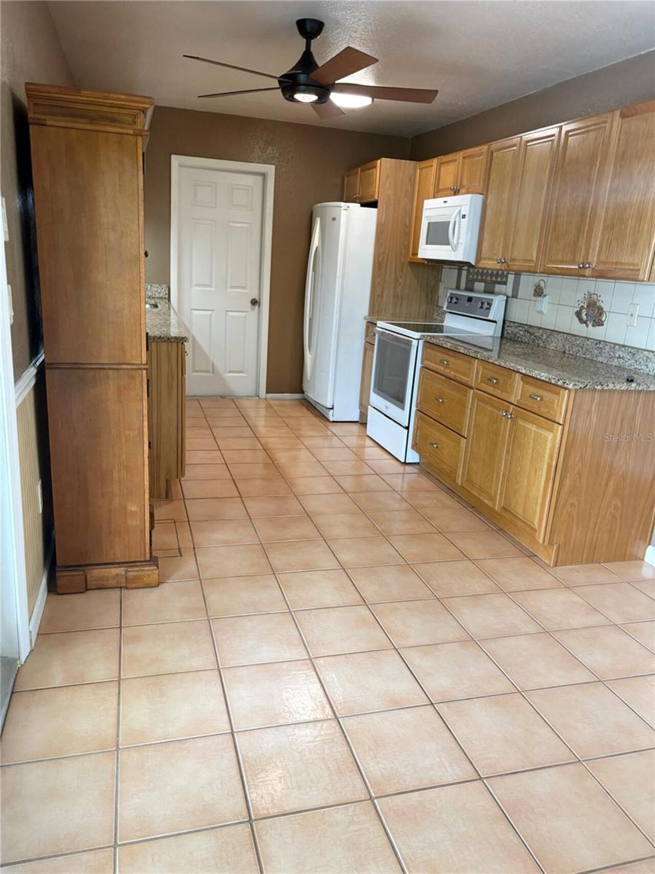 Listing Photo 9