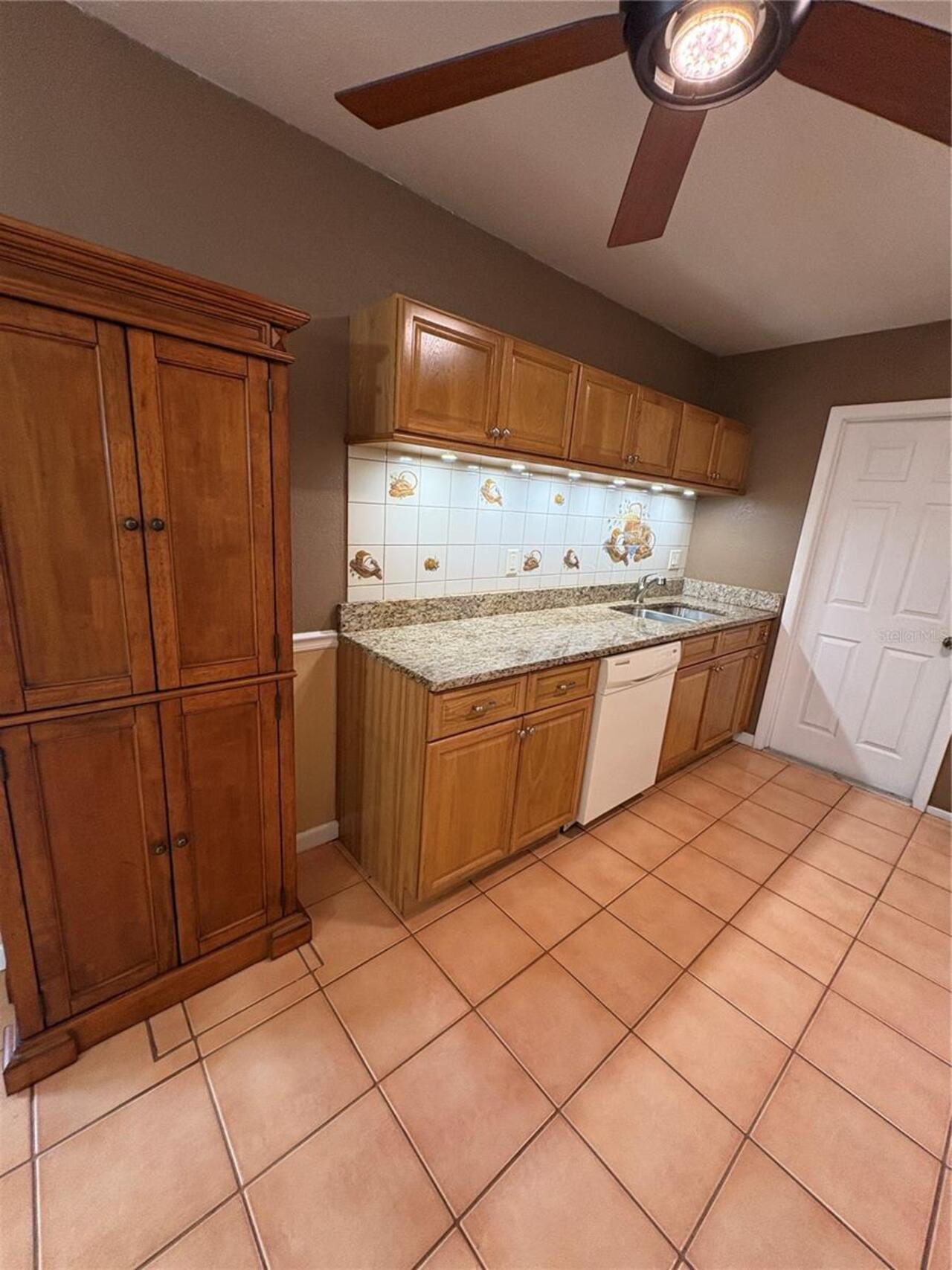 Listing Photo 12