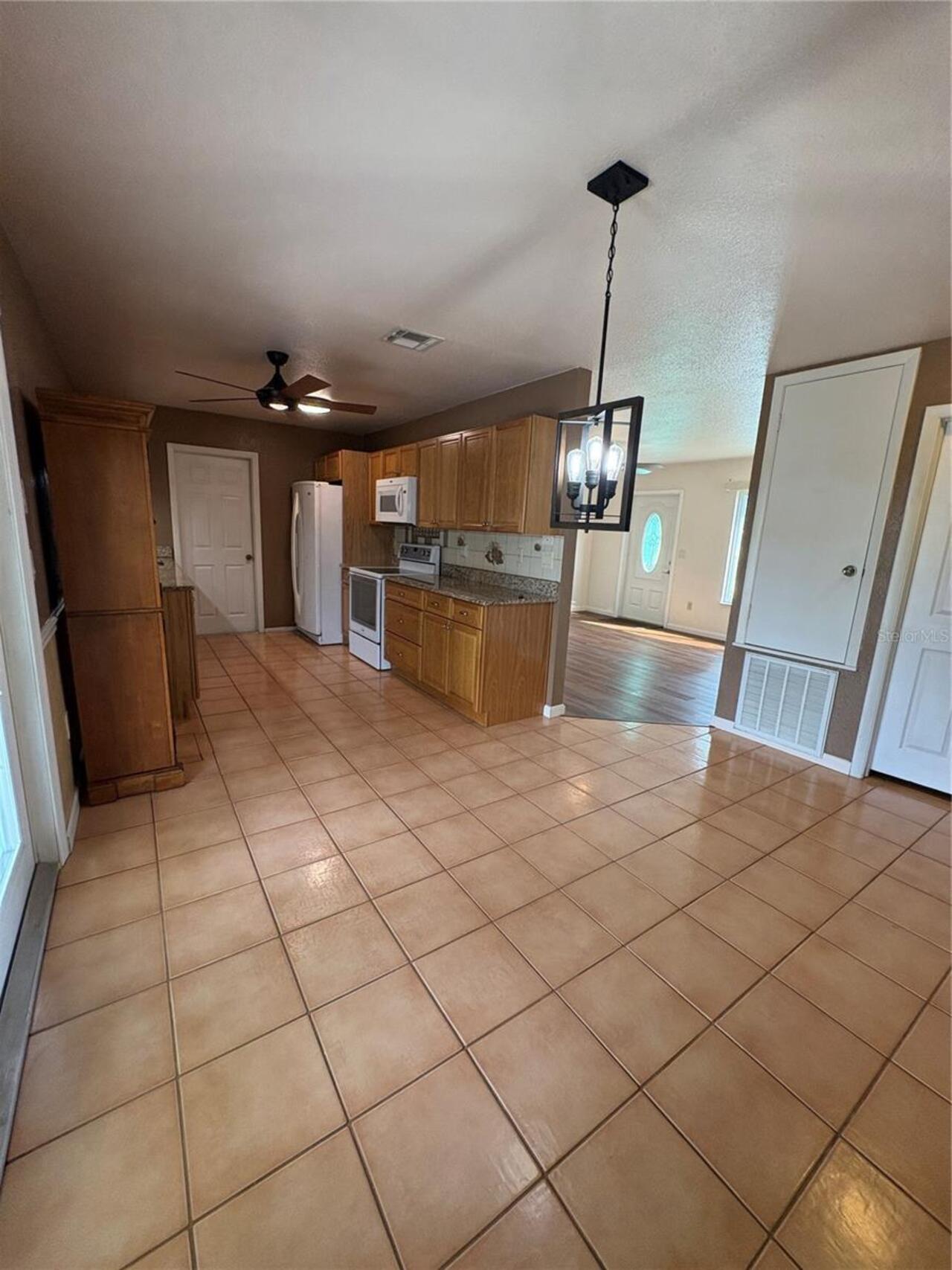 Listing Photo 14