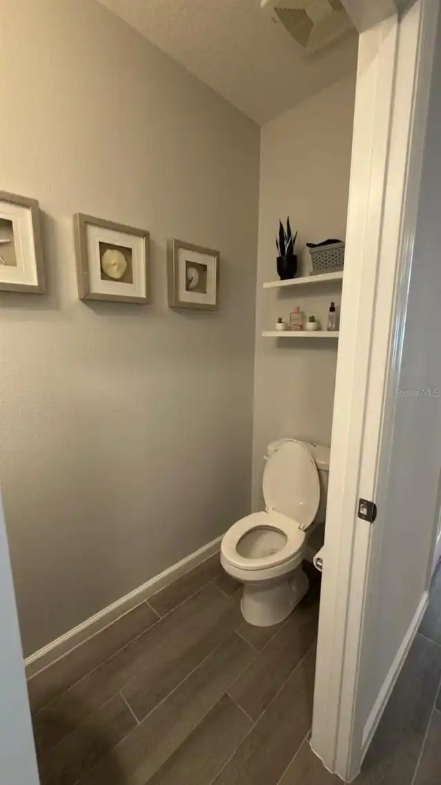 Listing Photo 11