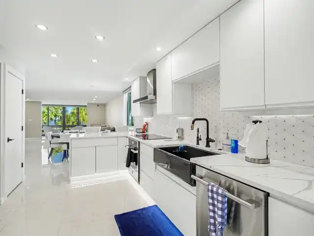 Listing Photo 9