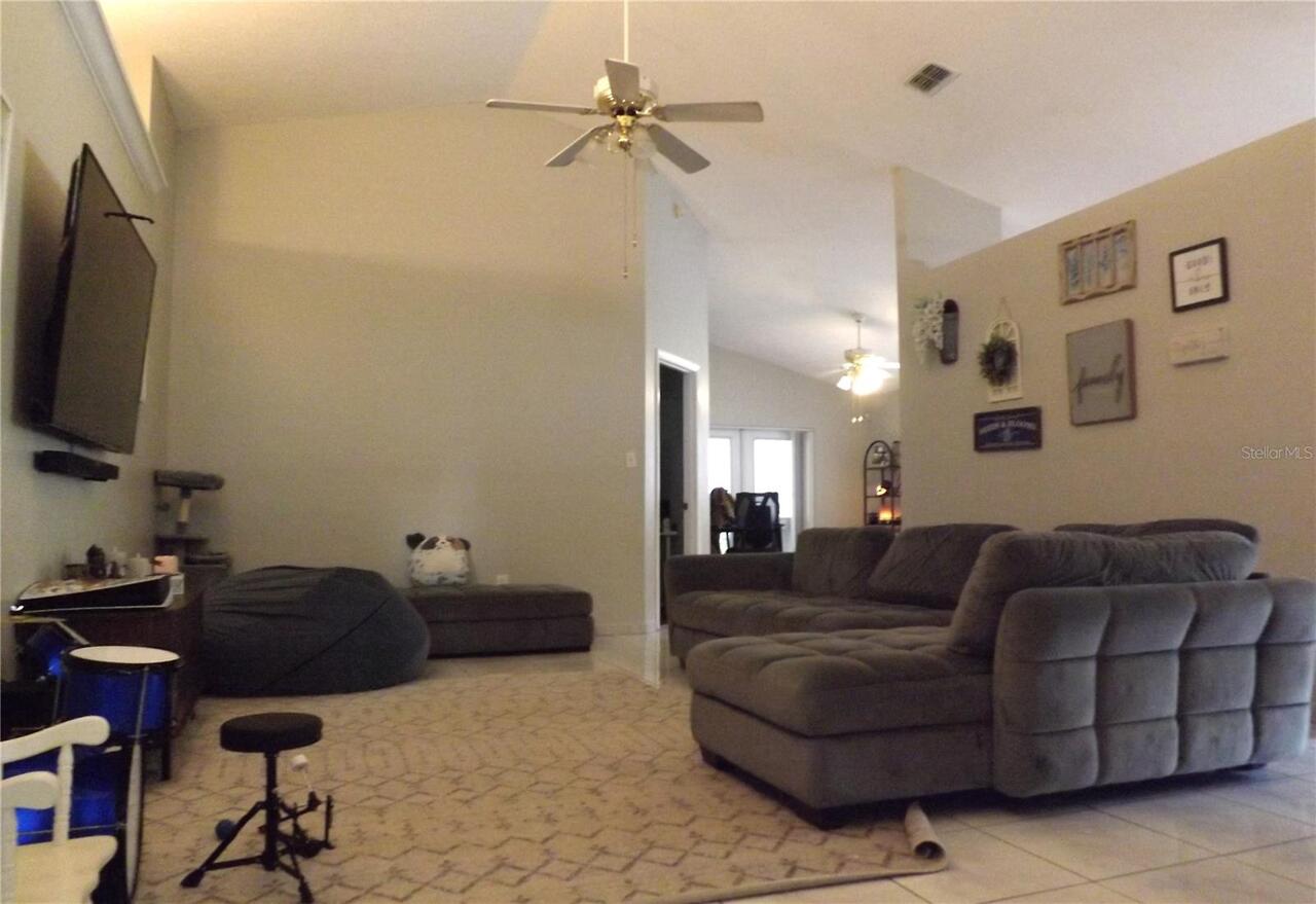Listing Photo 9