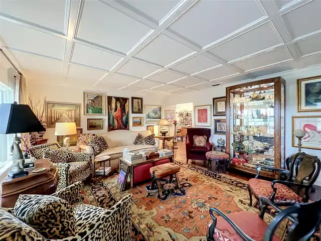 Listing Photo 10